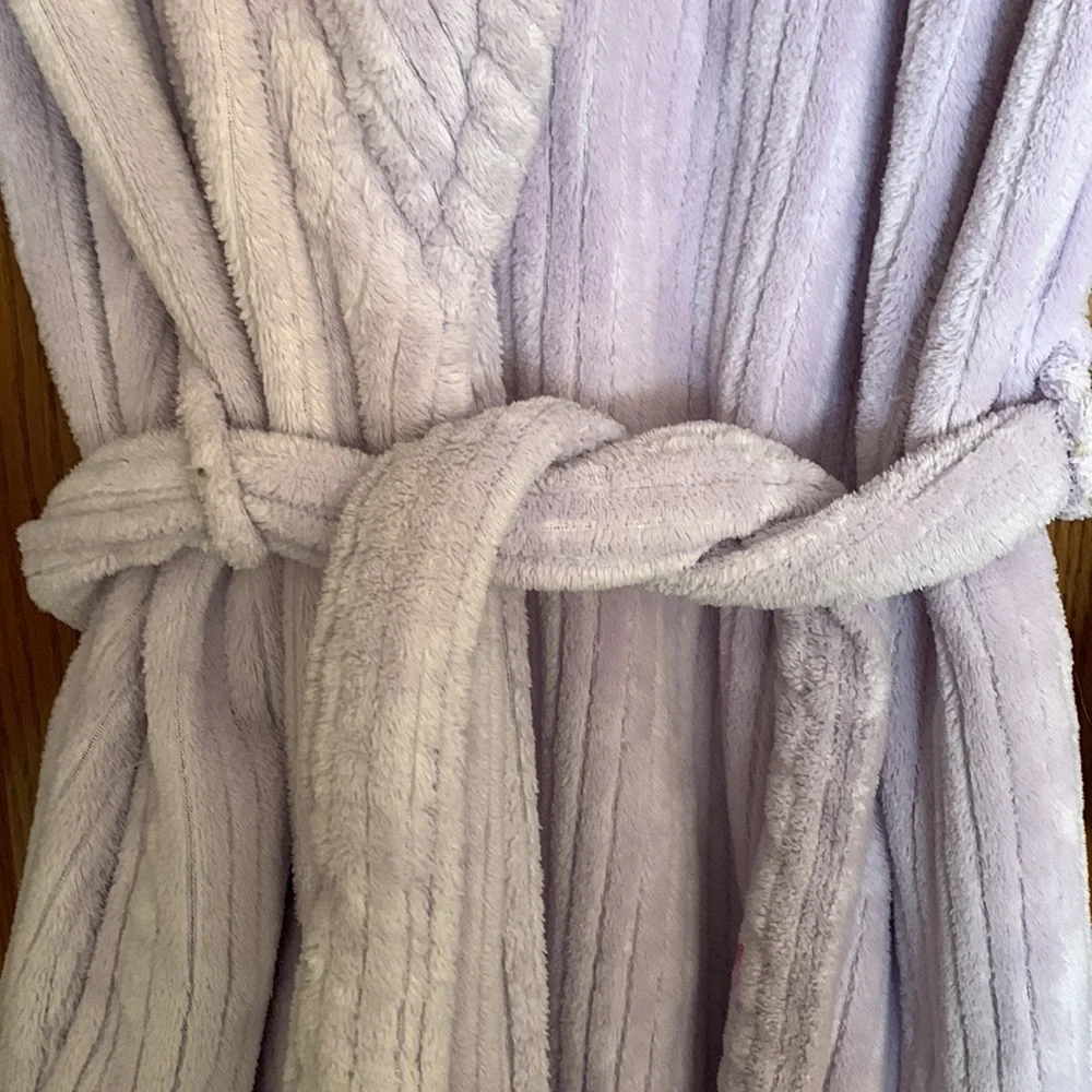 Robe - Picture 3 of 4